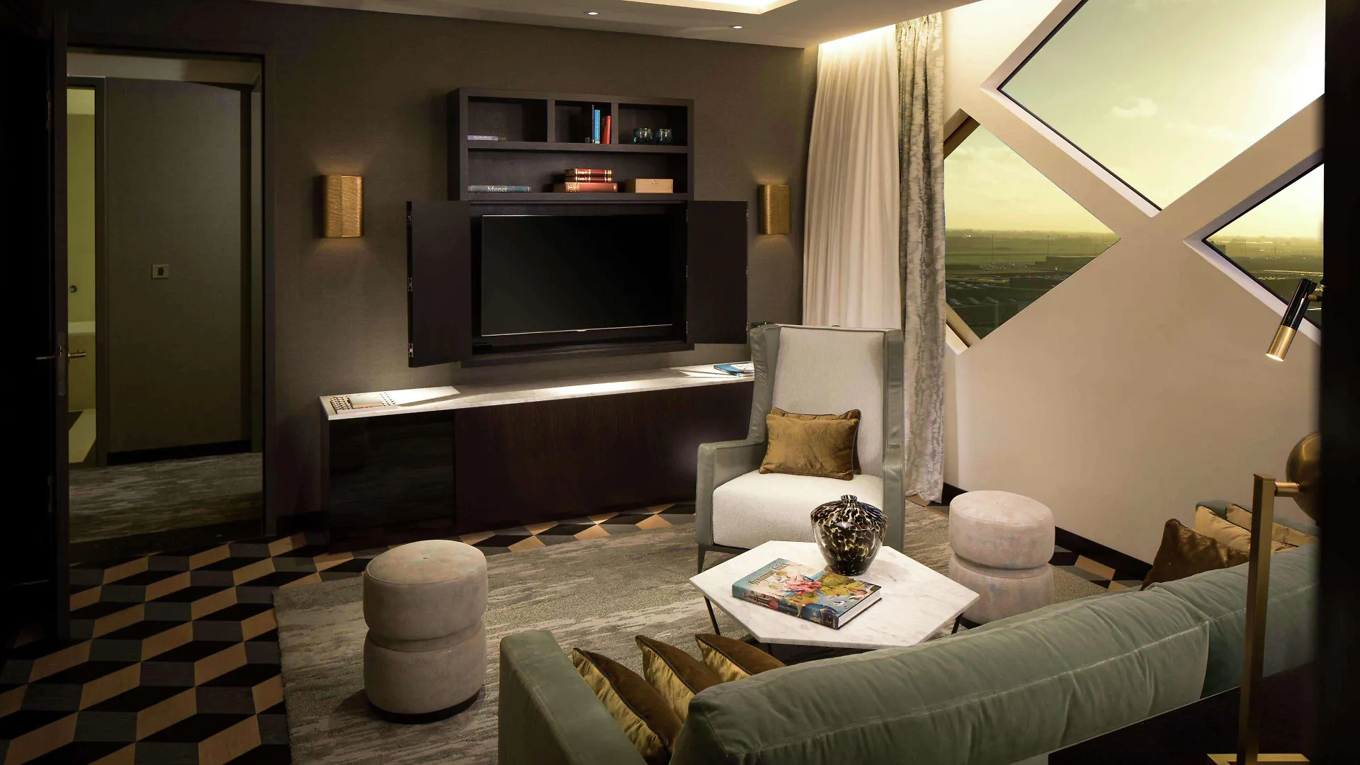 Hotel Hilton Amsterdam Airport Schiphol 4*,